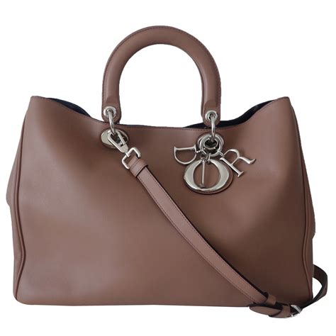 sac a main dior avec passeport|sac à main femme dior.